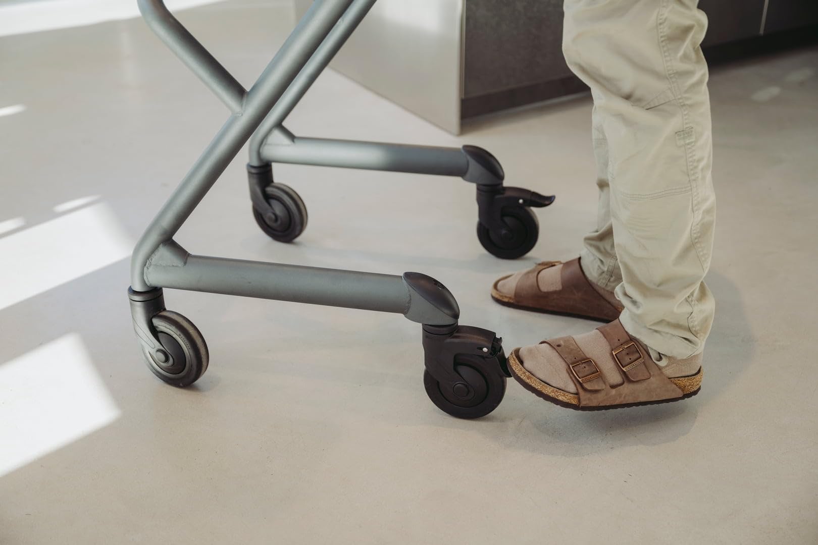 saljol-wohnraumrollator-vollausstattung-sitzh-he-50-cm-velvet-grey image 8